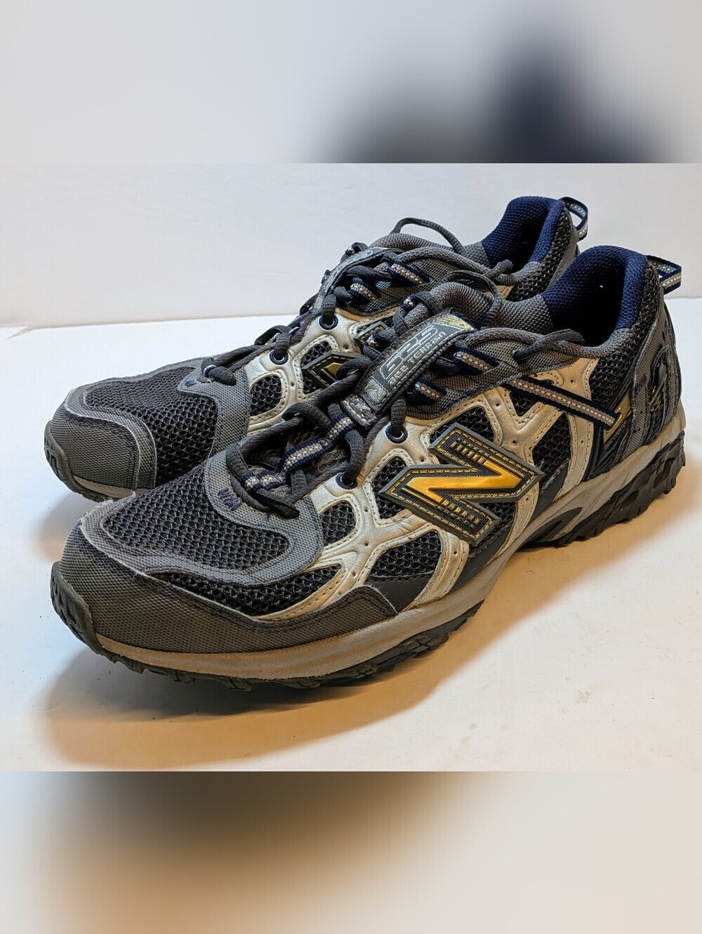 New Balance 625 Trail Running Shoes Men's Size 8.5 Gray Blue Athletic Sneakers - Picture 2 of 5